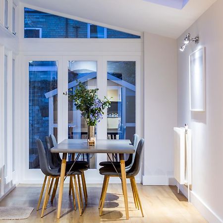 The Modern Classic - Contemporary & Elegant 3Bdr Home كامبريدج المظهر الخارجي الصورة