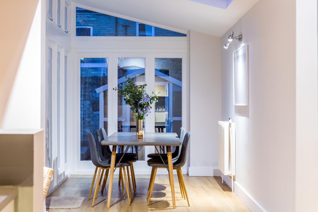 The Modern Classic - Contemporary & Elegant 3Bdr Home كامبريدج المظهر الخارجي الصورة